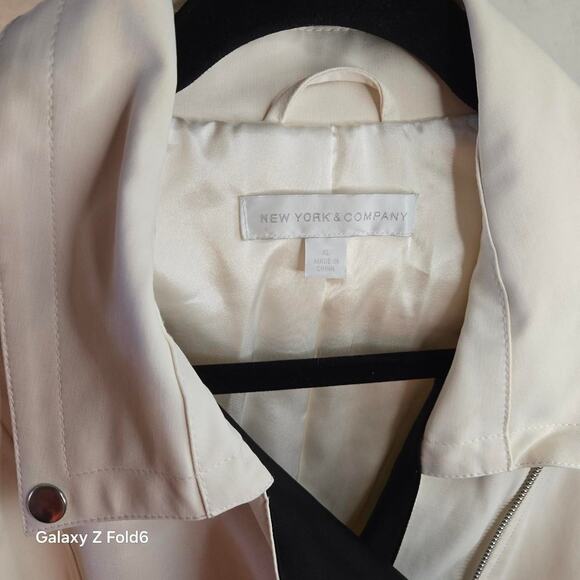 New York & Company Cream and black trench coat size xl - Picture 3 of 8